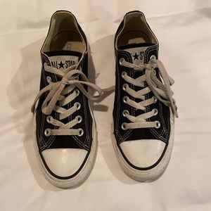 Black low top converse